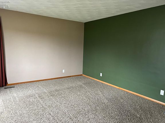 3rd image of 29 Parkview Dr