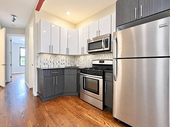 3rd image of 161 Lewis Ave Floor 2