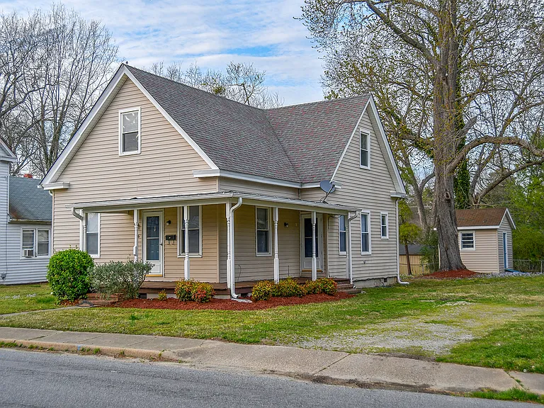 216 Cary St — Photo 1