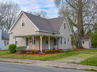 216 Cary St, Smithfield, VA 23430