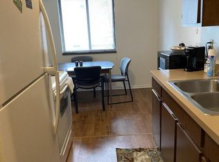 1810 H St APT 2, Lincoln, NE 68508