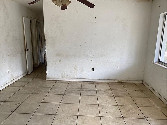 3rd image of 705 W Mansfield St