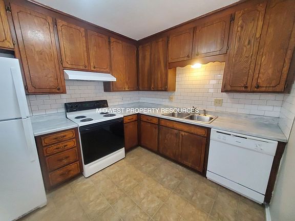 4th image of 1401 SE Hillside Dr APT A
