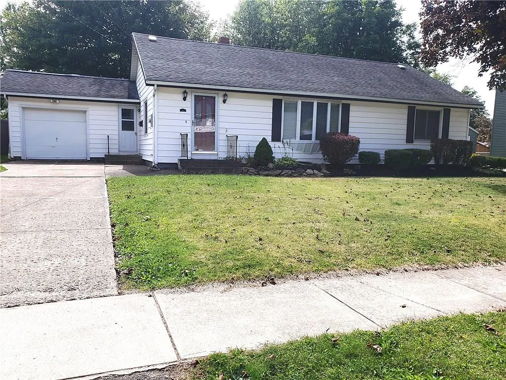 51 Cottage St photo 1
