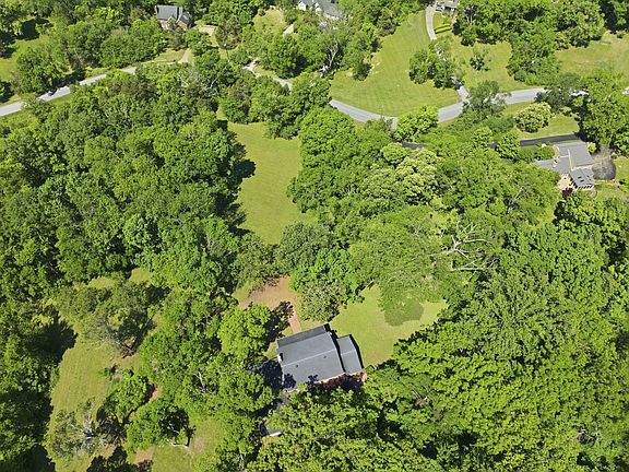 5th image of 732 Sneed Rd W