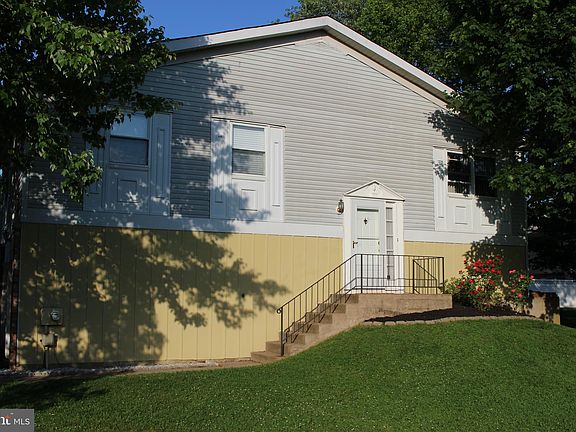 2nd image of 5 Candlewood Ct