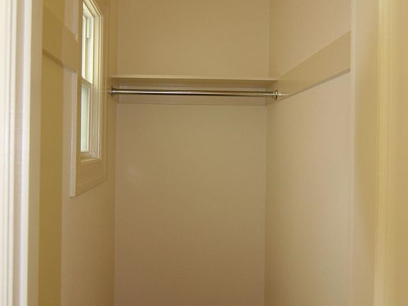 5th image of 1522 Chestnut St APT 1