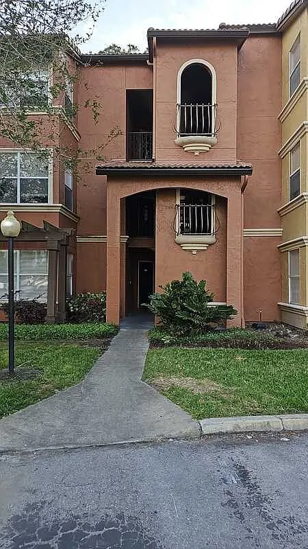 2 bed, 2.0 bath, 988 sqft, $1,540 — Photo 2