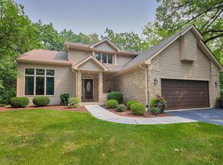 2910 Tahoe Ln, Spring Grove, IL 60081