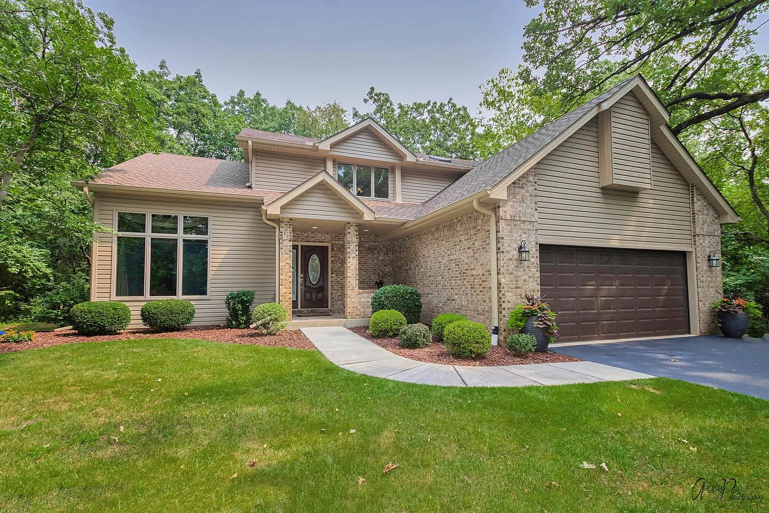 2910 Tahoe Ln photo 1