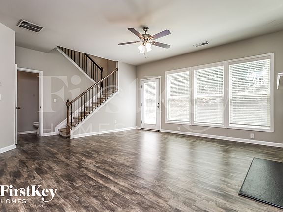 2nd image of 3204 Baylor Cir