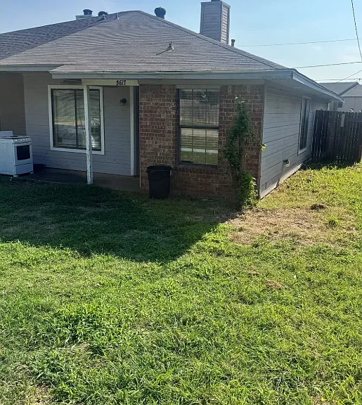 5617 Mansfield Rd — Photo 2