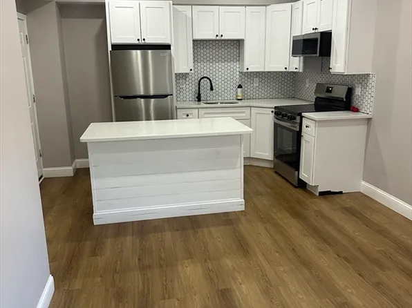 24 E Chestnut St, Brockton, MA 02301