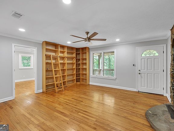 5th image of 4934 Shiloh Dr