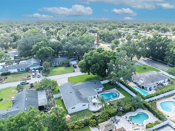 2nd image of 1010 GREGORY DRIVE