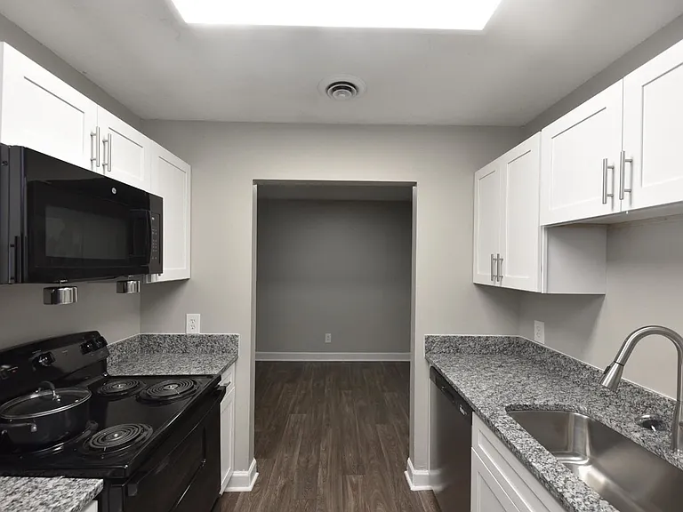 Kitchen + Modern Cabinetry