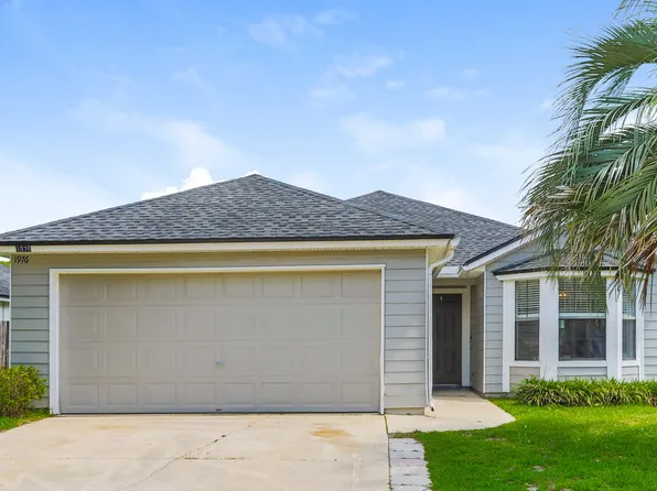1976 Hunters Trace Cir, Middleburg, FL 32068