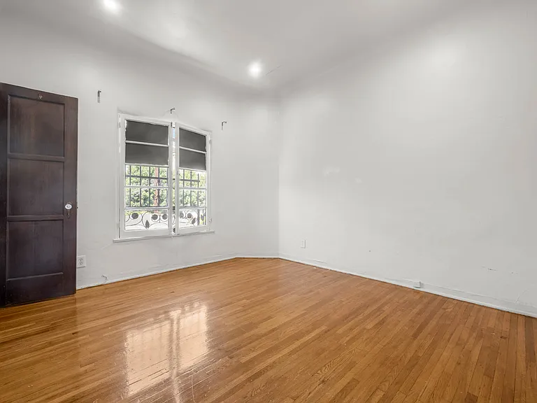 226 S Fuller Ave — Photo 13