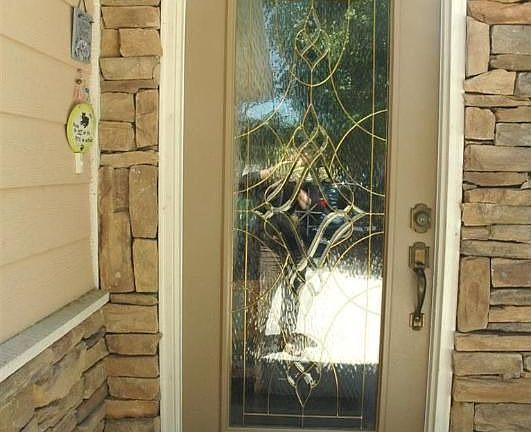 2nd image of 172 Tennyson St
