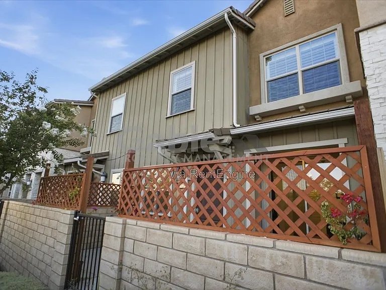22728 Harmony Dr — Photo 2