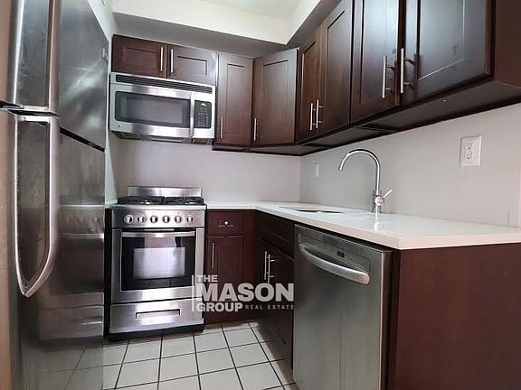 5th image of 337 W 43rd St #3K