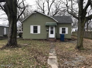 320 Austin Ave, Flora, IL 62839