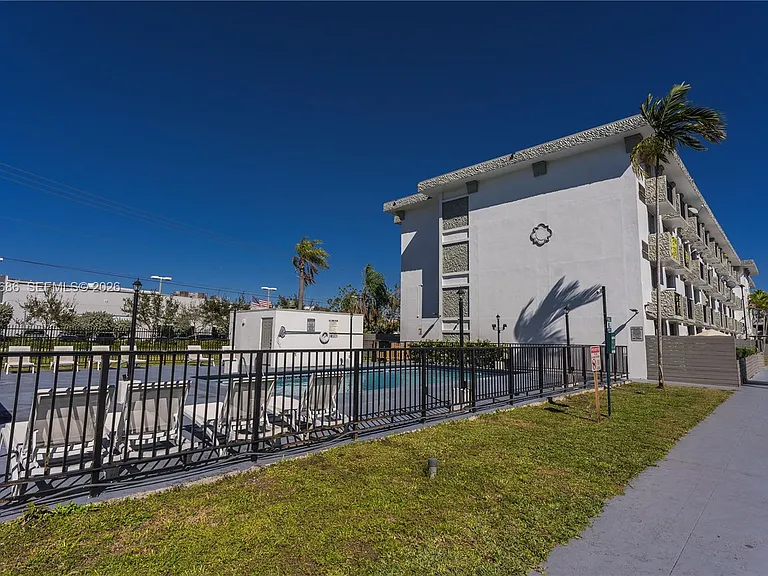 16450 NW 2nd Ave #103 — Photo 8