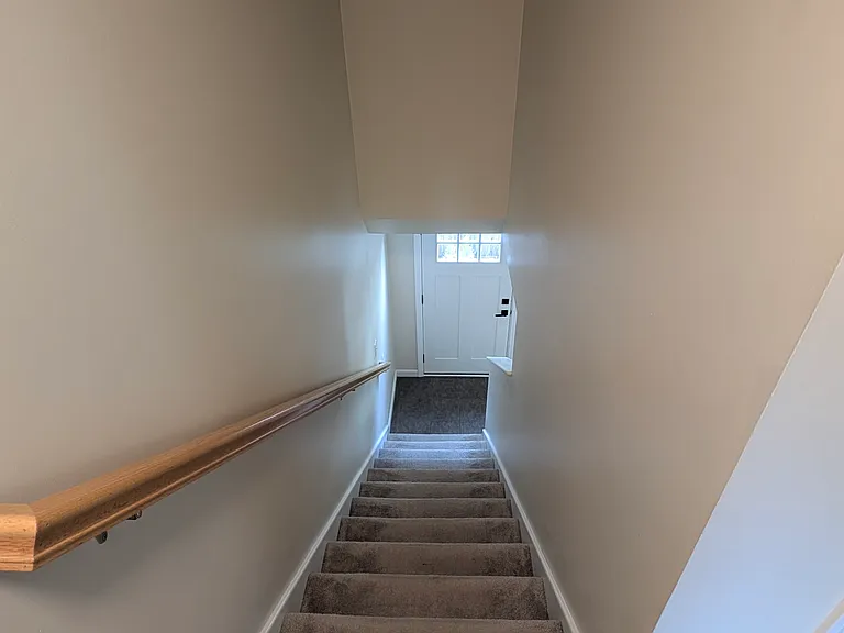 30 Knight St #1 — Photo 5