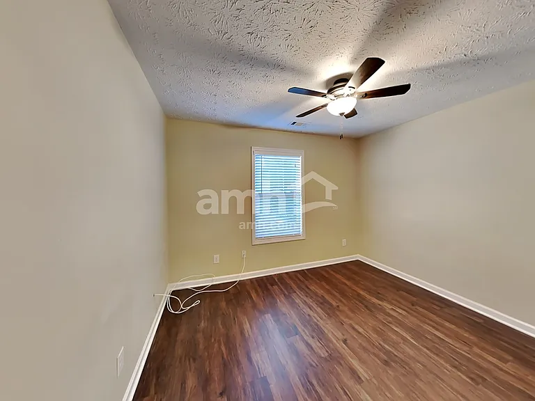 303 Cole Creek Dr — Photo 16