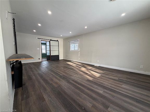 5th image of 541 Burtch Rd