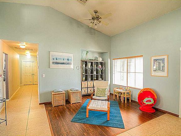 3rd image of 1431 Drakewood Ave
