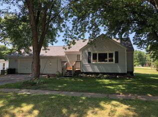 107 1st Ave, Lyndon, IL 61261