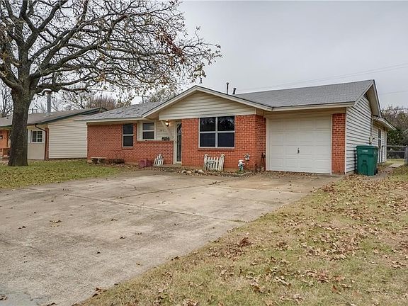 2nd image of 1043 Pebblebrook Dr