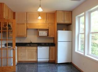 7 Walnut St, Upton, MA 01568