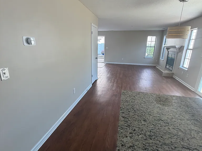 4422 Segovia Ct — Photo 10