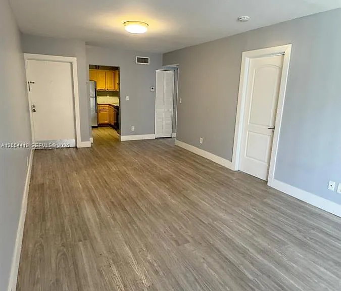 1421 NW 45th St #5 — Photo 8