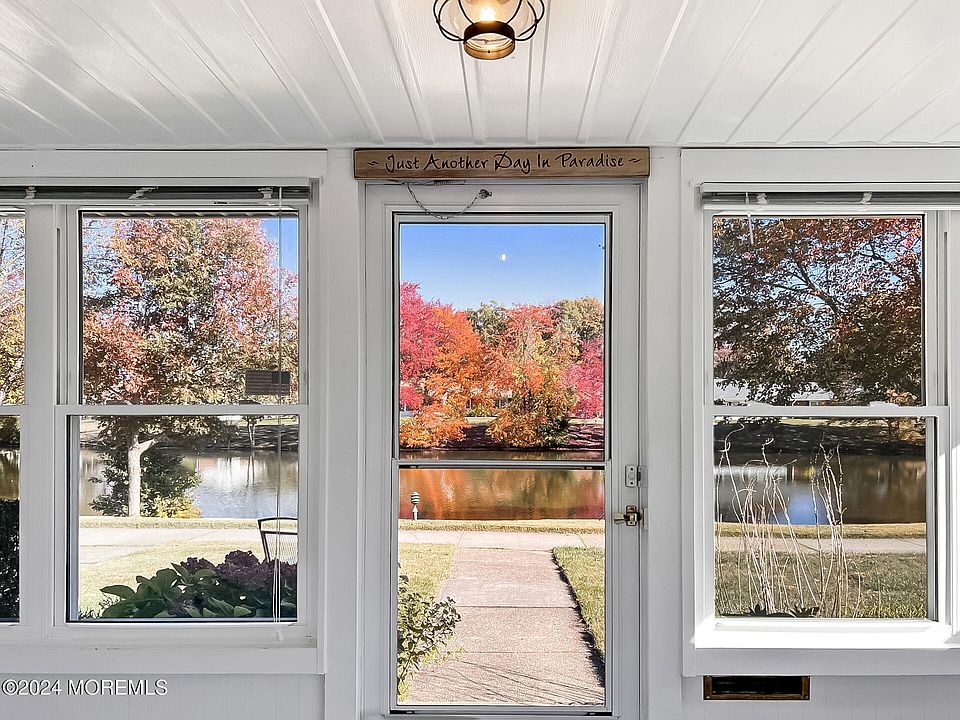 1st image of 225C Buckingham Court