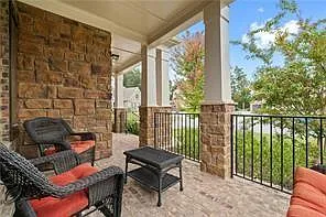 5 bed, 4.0 bath, 3931 sqft, $4,700 — Photo 4