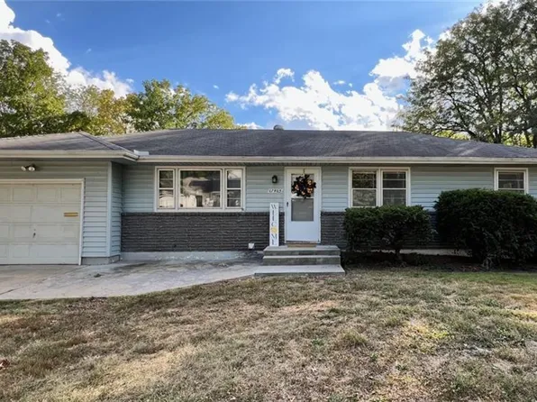 17405 E Cheyenne Dr, Independence, MO 64056