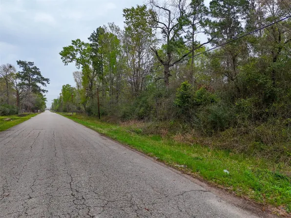 17051 Concord Dr, Conroe, TX 77385