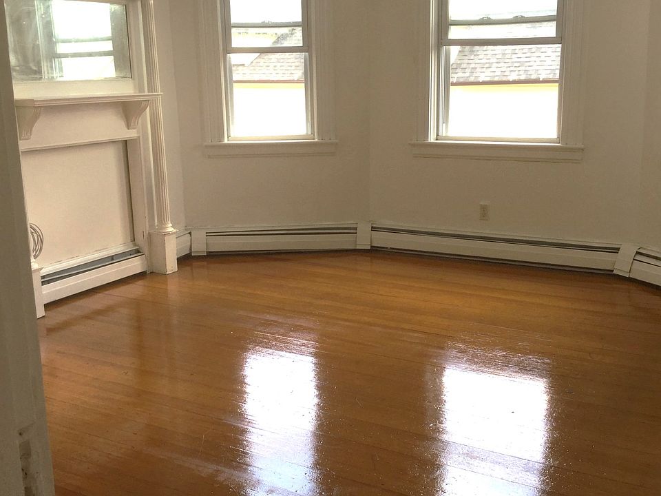 1st image of 15 Penn St Floor 3