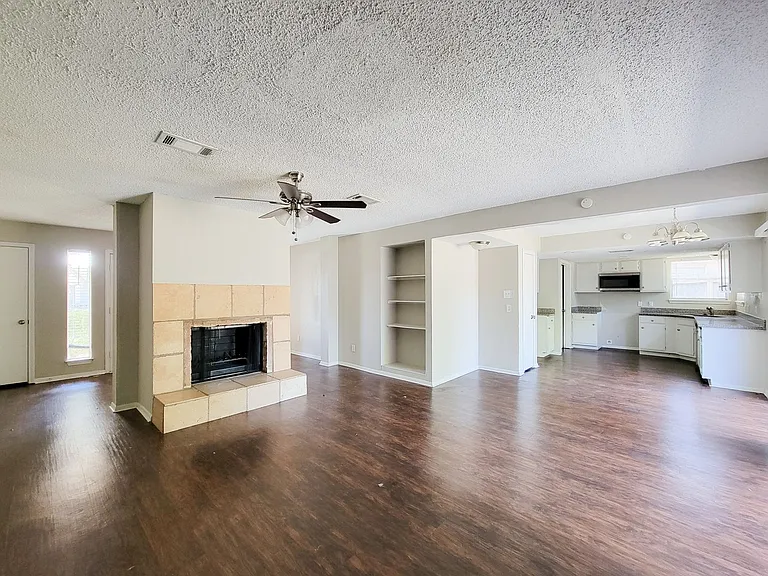 18402 Tall Cypress Dr — Photo 10