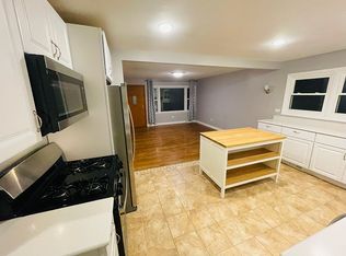 120 E Oltendorf Rd, Streamwood, IL 60107