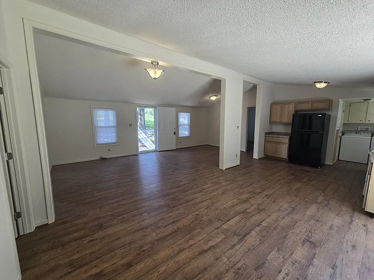 3041 Travellers Rd — Photo 6