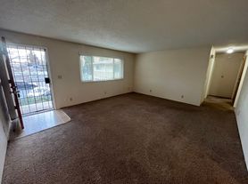 121-Townhouse Apartments