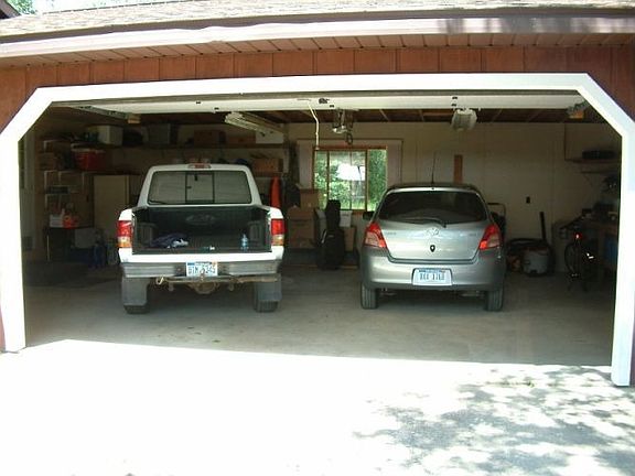 2 1/2 Car Garage