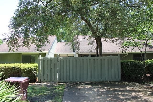 1st image of 900 Bay Dr APT 38