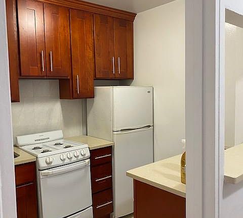 5th image of 3520 Leverich St #C243