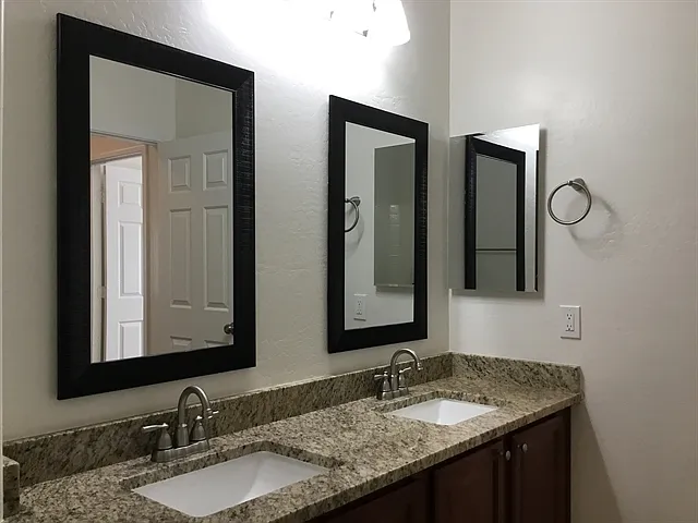 5308 S 53rd Ln — Photo 18
