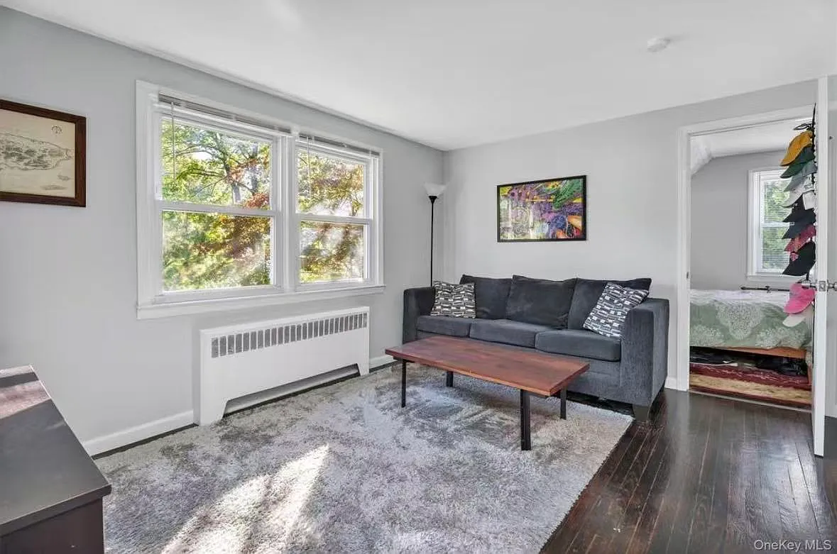 Waywood Pl, Huntington Station — Photo 1
